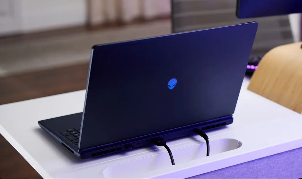 Dell Alienware 16 Aurora