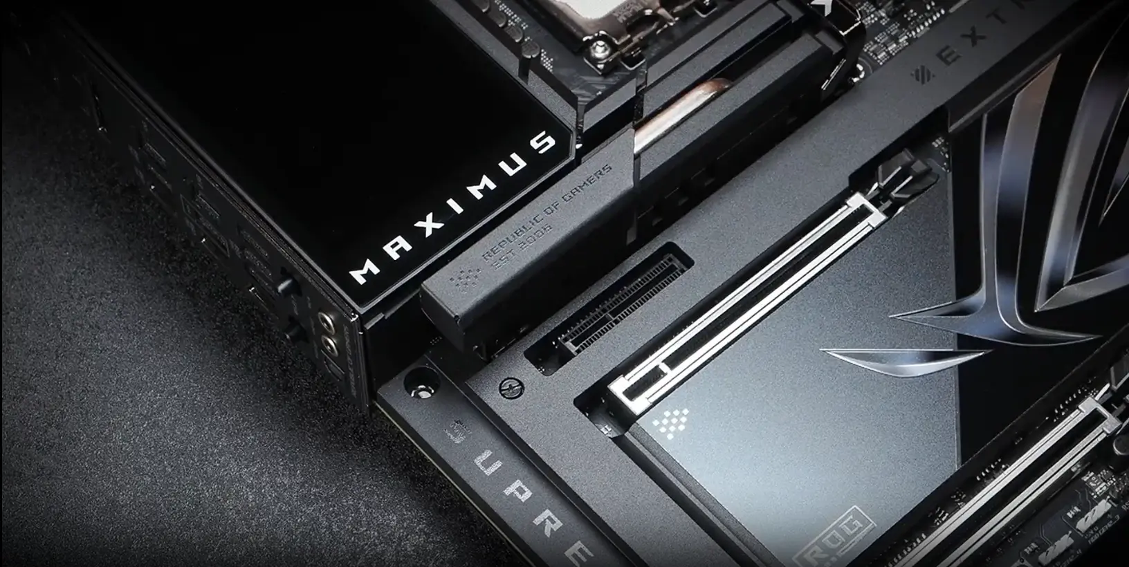 مازر بورد اسوس روج ماكسيموس Z890 اكستريم مازر بورد اسوس روج ماكسيموس Z890 اكستريم