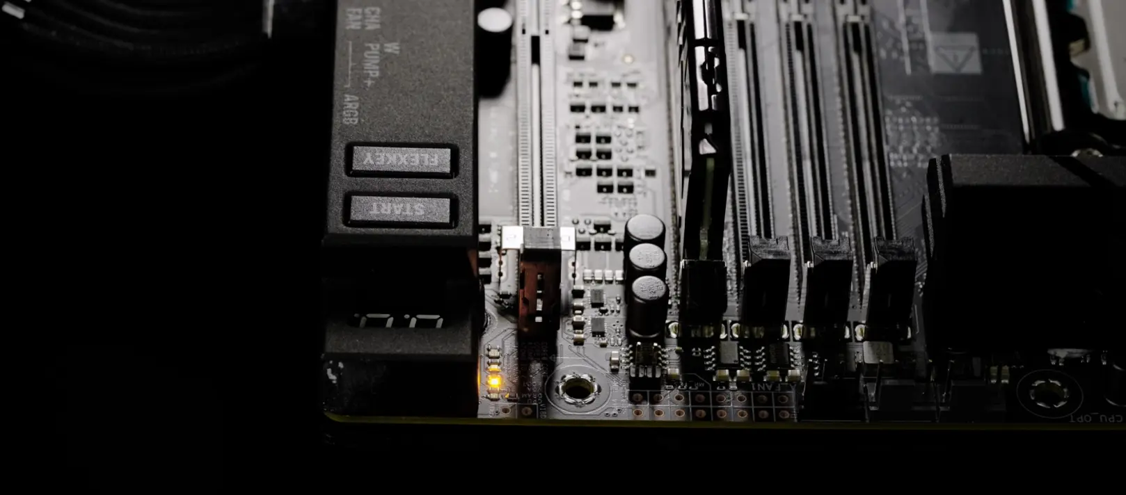 أسوس روج ماكسيموس Z890 إكستريم أسوس روج ماكسيموس Z890 إكستريم