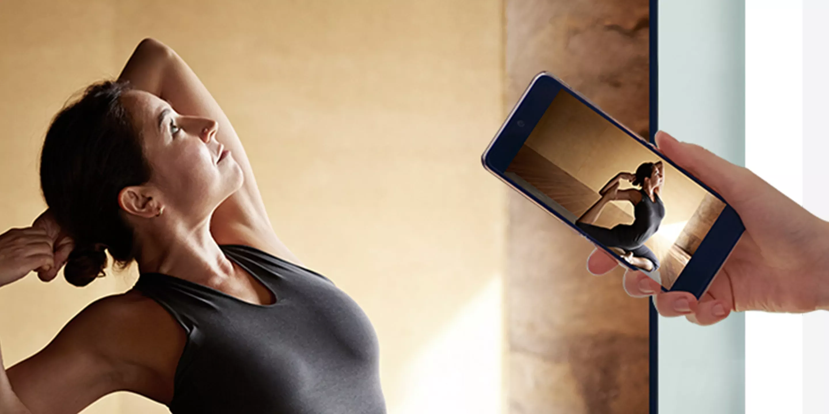 Samsung AU8000 ما عليك سوى النقر للاتصال